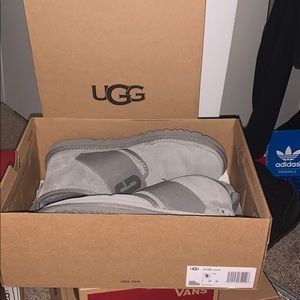 Grey Neumal Uggs (feel free to make me an offer:))